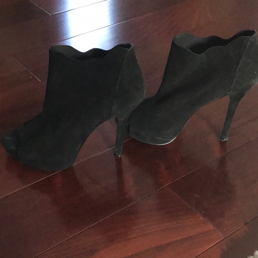 Booties - Picture 4 of 5
